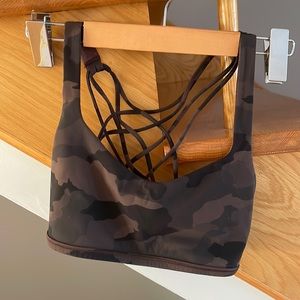 Lululemon sports bra size 6